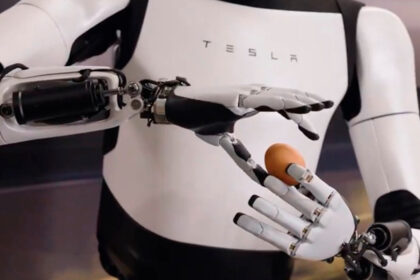 Tesla Optimus : Le robot conçu pour prendre en charge vos tâches ménagères