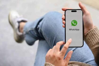 ajouter un contact sur WhatsApp