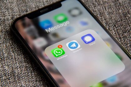 Arnaques en ligne WhatsApp message suspect
