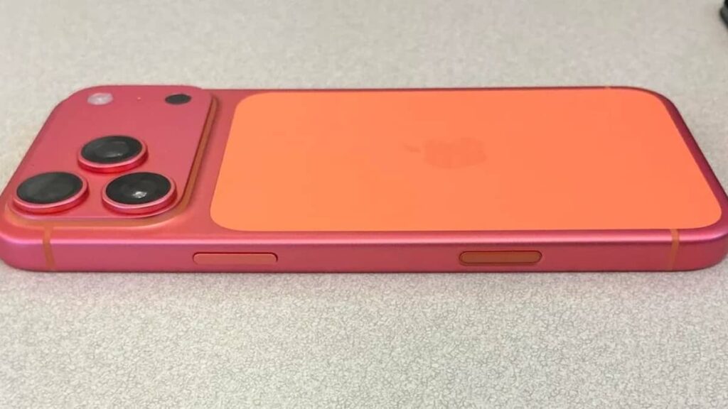 Pinkgate : c’est quoi ce bug qui fait passer l’iPhone 17 Pro de l’orange au rose ? 