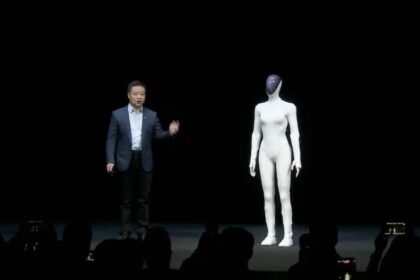 Le robot humanoïde chinois XPeng IRON fait scandale